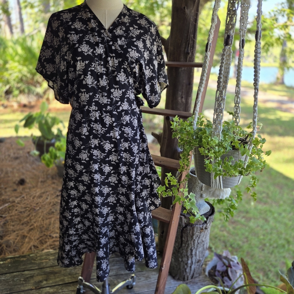 Look By M Black With Cream Floral Print Wrap Dress